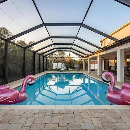 Large Pool, Large Lanai, Large Yard, Sleeps 14! - A Grand Oasis Villa